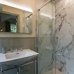 Woodhaven - Luxury 4 Bedroom Rural Retreat With Hot Tub Near To District بيت للعطل