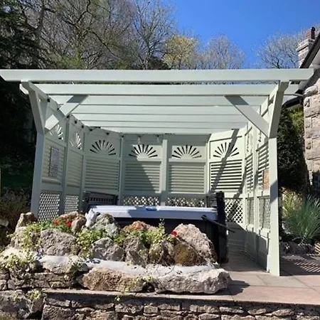 Ferienhaus Woodhaven - Luxury 4 Bedroom Rural Retreat With Hot Tub Near To District