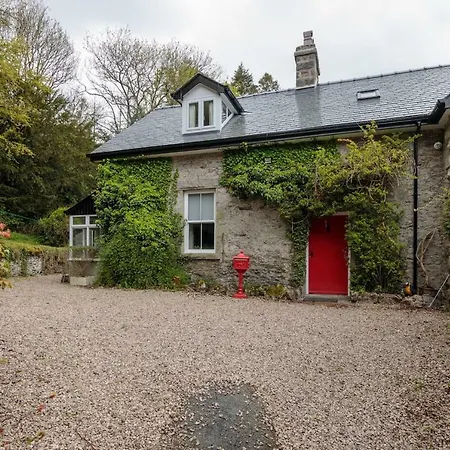 度假居 Woodhaven - Luxury 4 Bedroom Rural Retreat With Hot Tub Near To District Grange-over-Sands