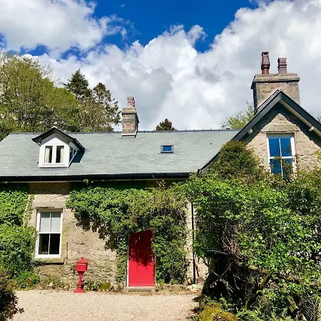 Woodhaven - Luxury 4 Bedroom Rural Retreat With Hot Tub Near To District Grange-over-Sands